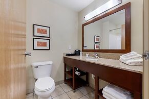 Comfort Suites Johnson Creek Conference Center