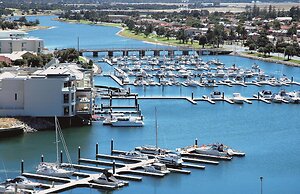 Oaks Glenelg Liberty Suites