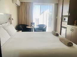 Adina Place Motel Apartments