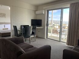 Adina Place Motel Apartments