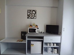 Adina Place Motel Apartments