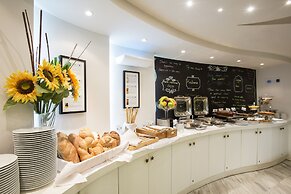 Golden Star City Resort