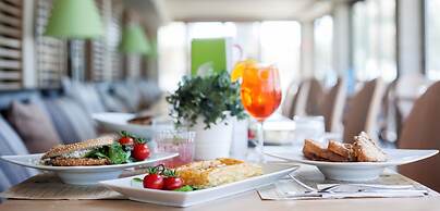 Golden Star City Resort