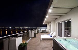 Golden Star City Resort