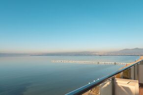 Golden Star City Resort