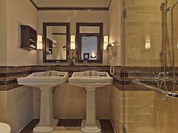 Azerai La Residence Hue