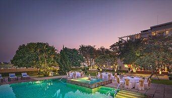 Azerai La Residence Hue