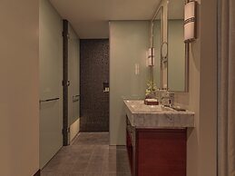 Azerai La Residence Hue