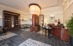 Azerai La Residence Hue