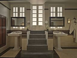 Azerai La Residence Hue