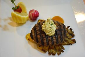 Olympia Golden Beach & Spa