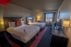 Grand Times Hotel Quebec City Airport