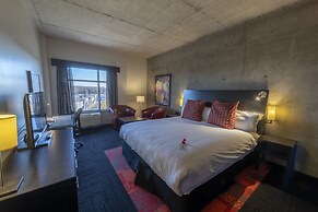 Grand Times Hotel Quebec City Airport