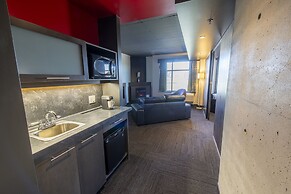 Grand Times Hotel Quebec City Airport