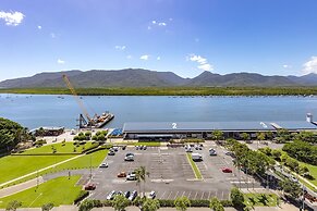 Piermonde Apartments - Cairns