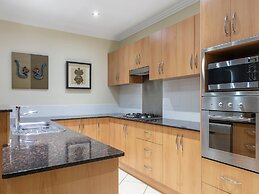 Piermonde Apartments - Cairns