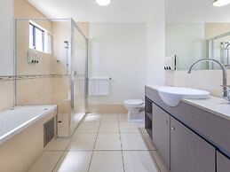 Piermonde Apartments - Cairns