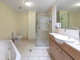 Piermonde Apartments - Cairns