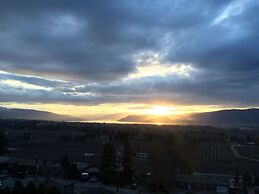 Acker Vacation Homes & Suites