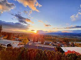 Acker Vacation Homes & Suites