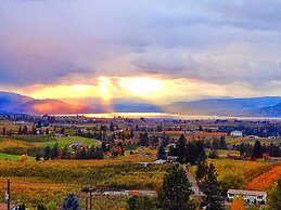 Acker Vacation Homes & Suites