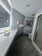 Apple Tree Inn and Suites