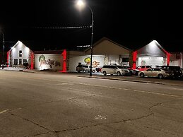 Apple Tree Inn and Suites