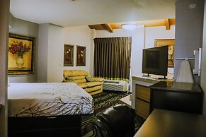 Apple Tree Inn and Suites