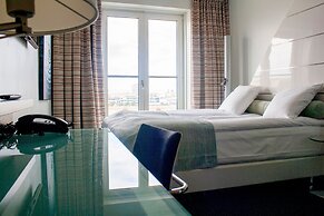 Copenhagen Island Hotel