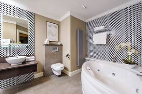 Killarney Oaks Hotel