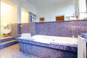 Il Convento dei Fiori di Seta