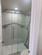 Townhouse Inn & Suites