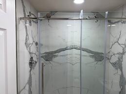 Townhouse Inn & Suites