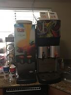 Townhouse Inn & Suites