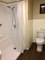 Budget Host Cloverland Motel