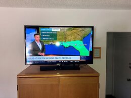 Budget Host Cloverland Motel