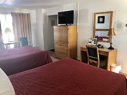 Budget Host Cloverland Motel