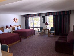 Budget Host Cloverland Motel