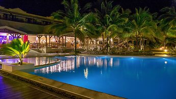 Le Peninsula Bay Beach Resort