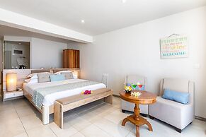 Le Peninsula Bay Beach Resort