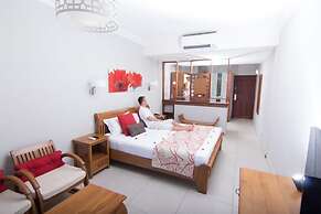Le Peninsula Bay Beach Resort