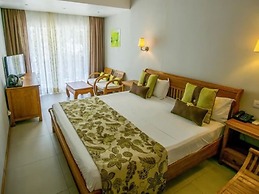 Le Peninsula Bay Beach Resort