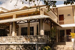 Le Peninsula Bay Beach Resort