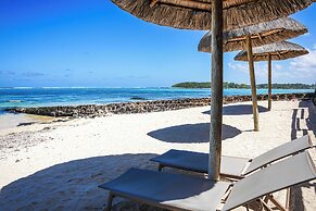 Le Peninsula Bay Beach Resort