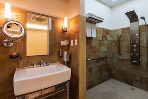 Gaia Hotel And Reserve - Adults Only