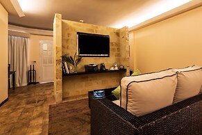 Gaia Hotel And Reserve - Adults Only