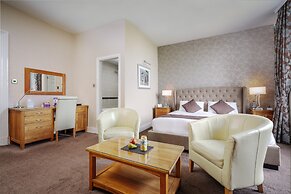 The Oaks Hotel