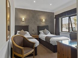 The Oaks Hotel