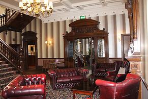 The Oaks Hotel