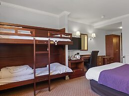 The Oaks Hotel